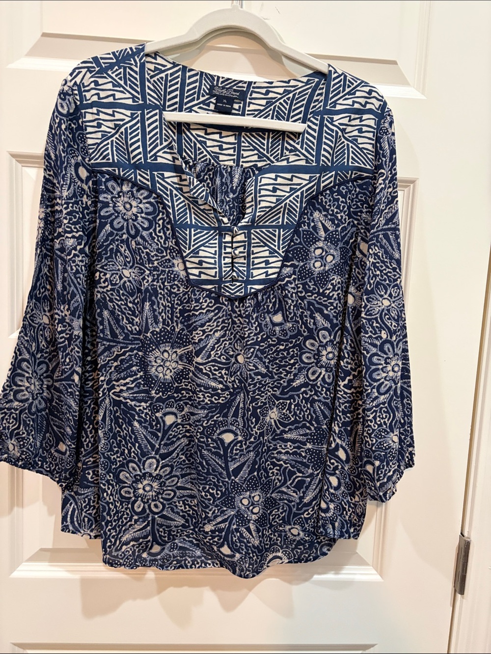 Women’s Lucky Brand Navy & White Geometric Print Top.  Sz XL